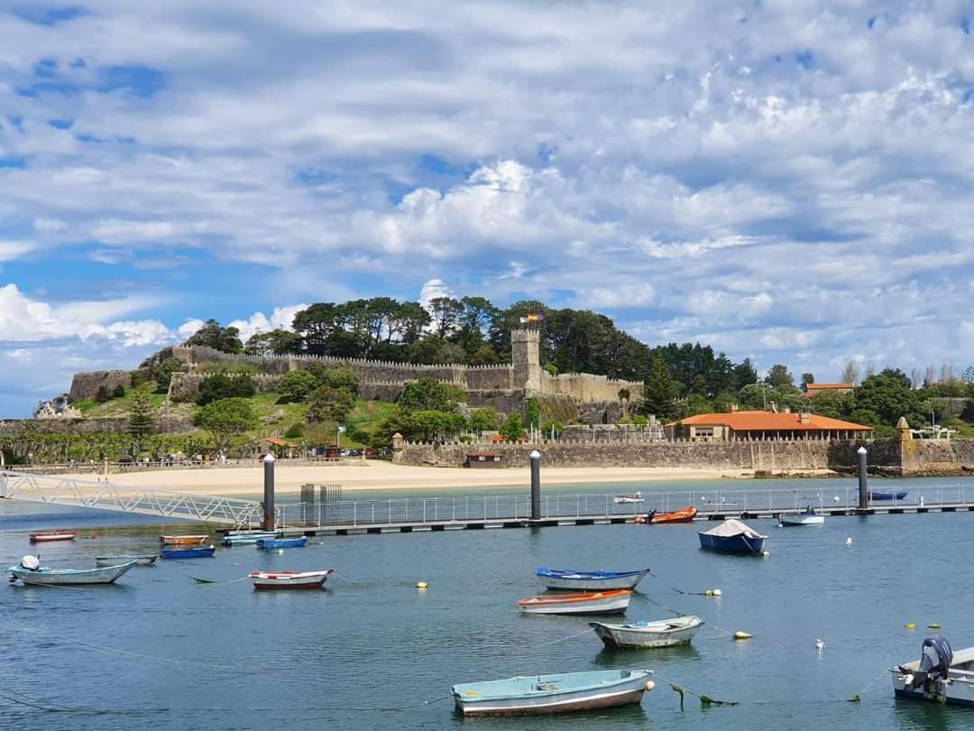Vivienda En El Casco Historico De Baiona Villa Luaran gambar